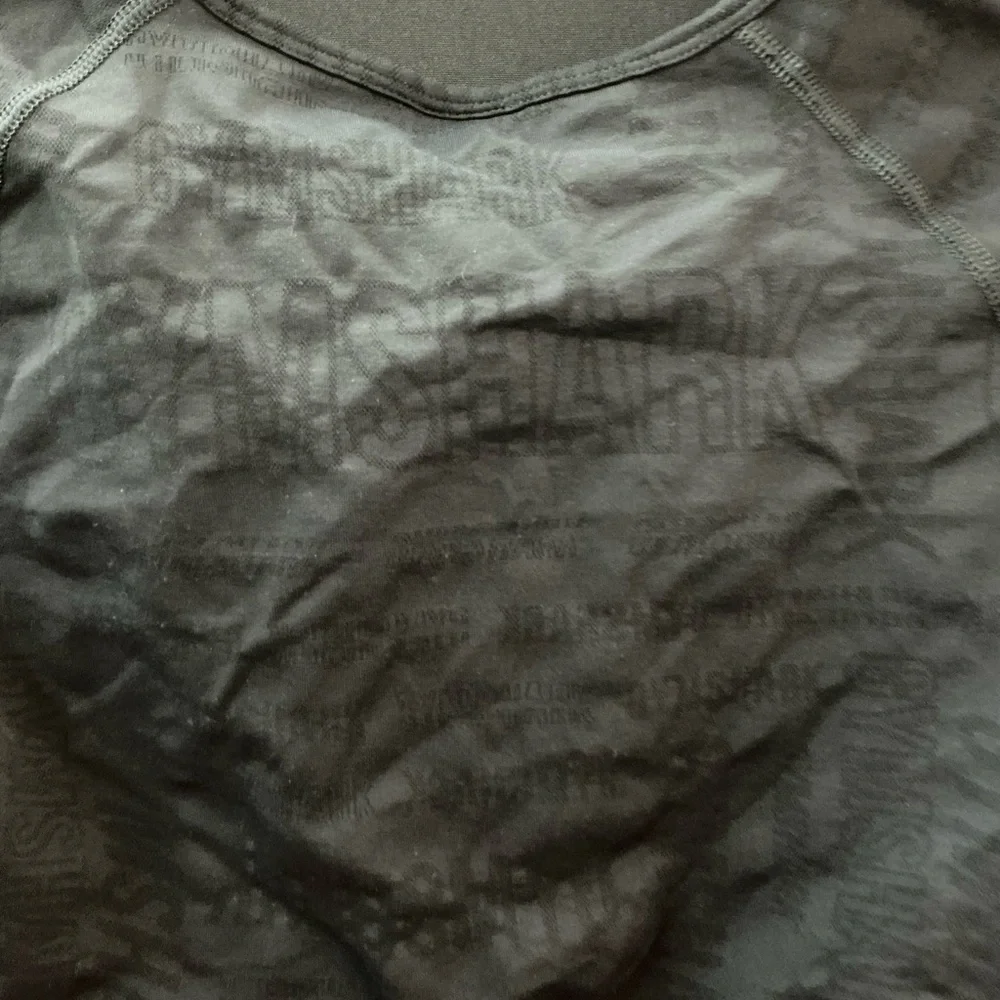 GYMSHARK Long Sleeve Cropped Athletic Top – XL - Picture 3 of 3